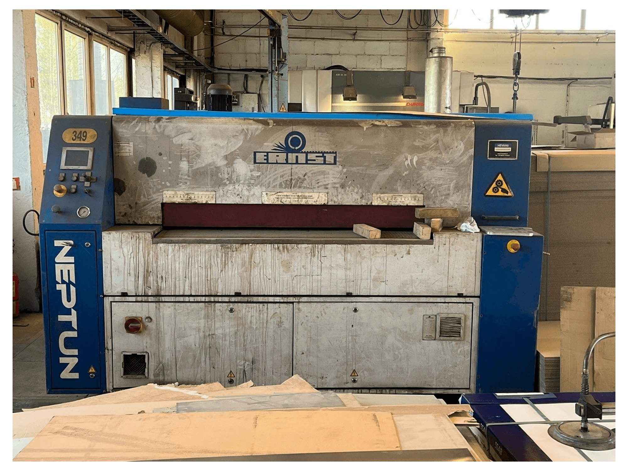 Widok z przodu maszyny ERNST Neptun E/B