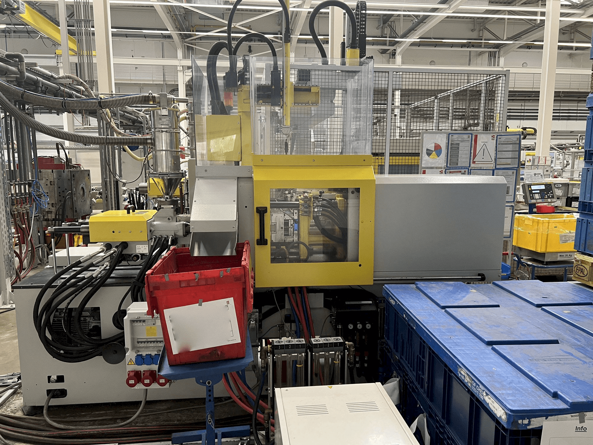 Widok z przodu maszyny Arburg 270S 350 - 70