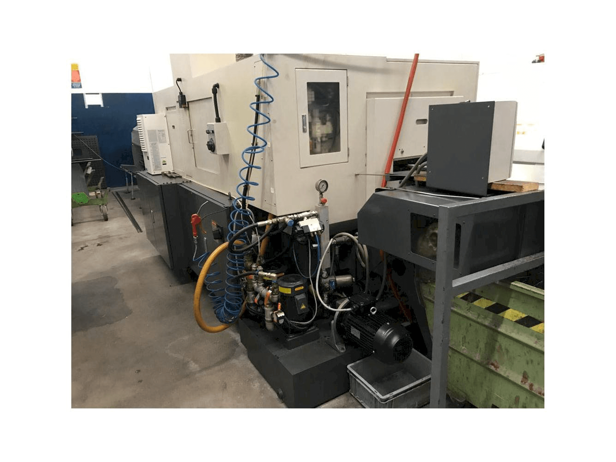 Widok z przodu maszyny Nexturn NST 38