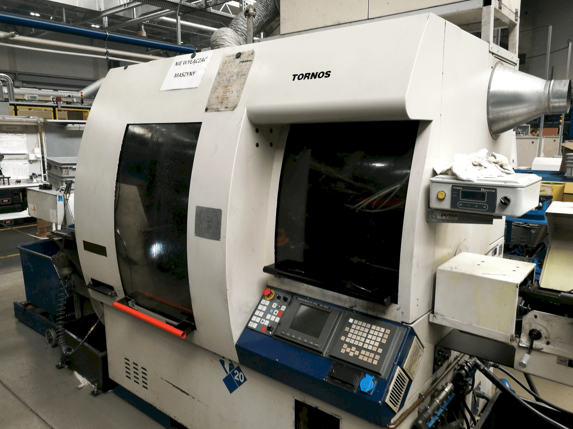 Widok z przodu maszyny Tornos Deco-2000/20