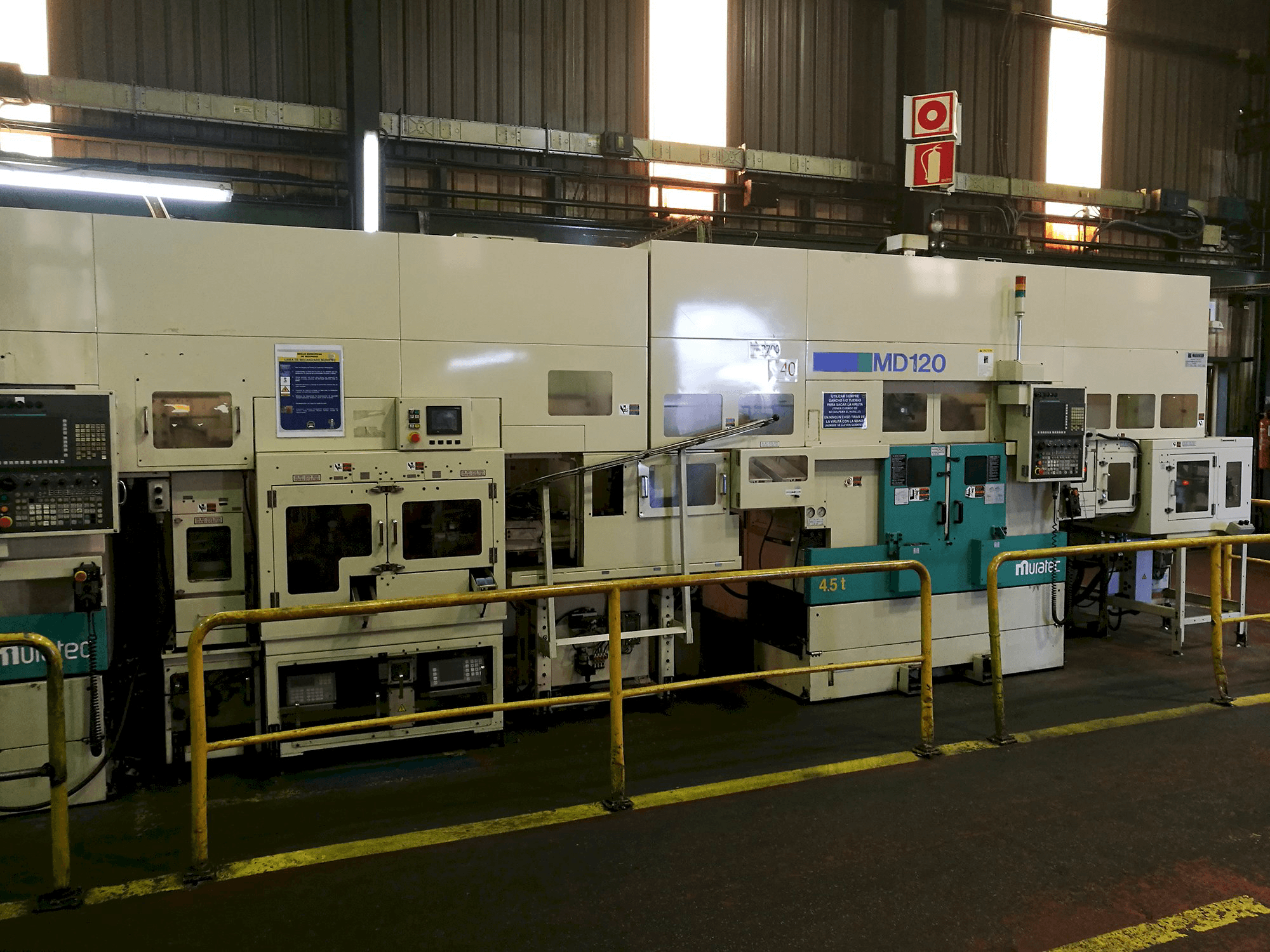 Widok z przodu maszyny MURATA Muratec MD 120