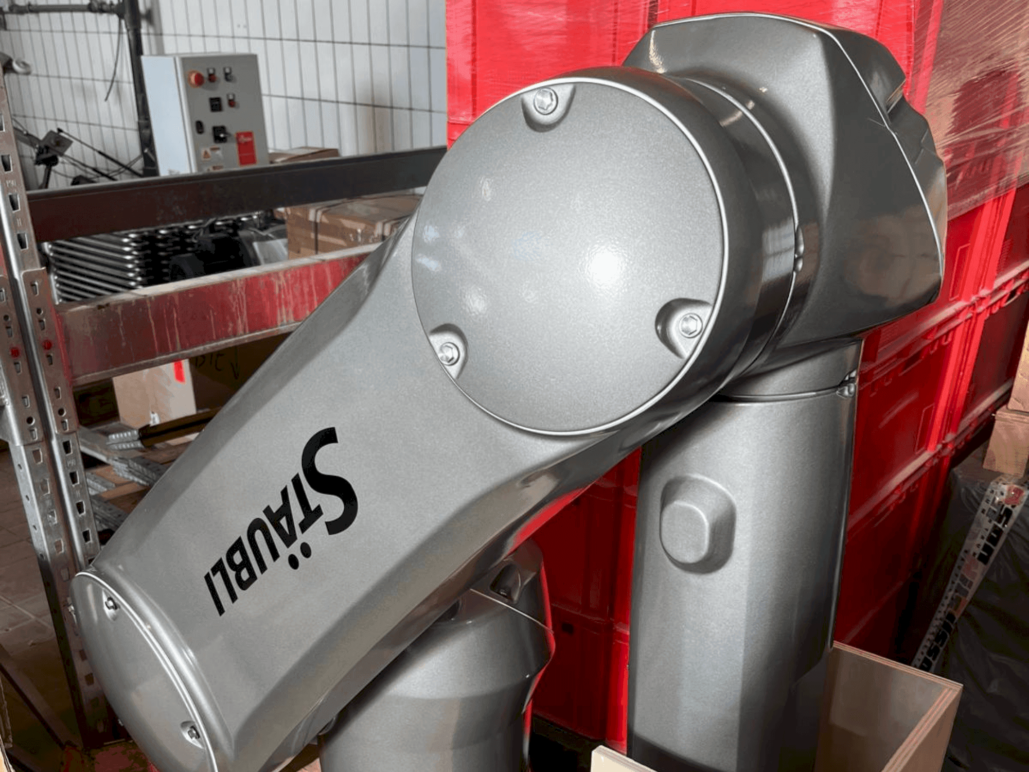 Widok z przodu maszyny STAUBLI TX2-160 LHE