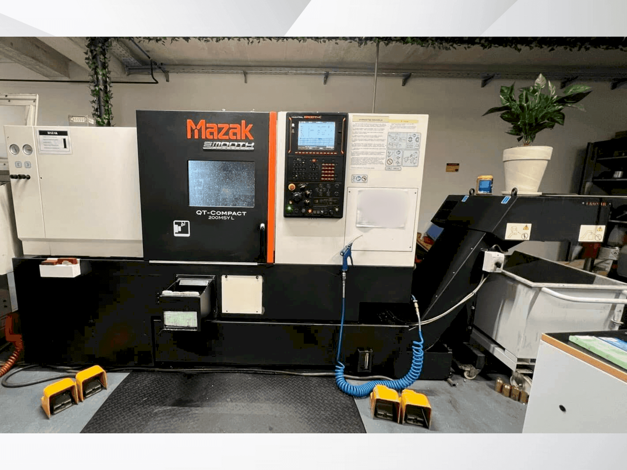 Widok z przodu maszyny Mazak QUICK TURN COMPACT 200 MSY L