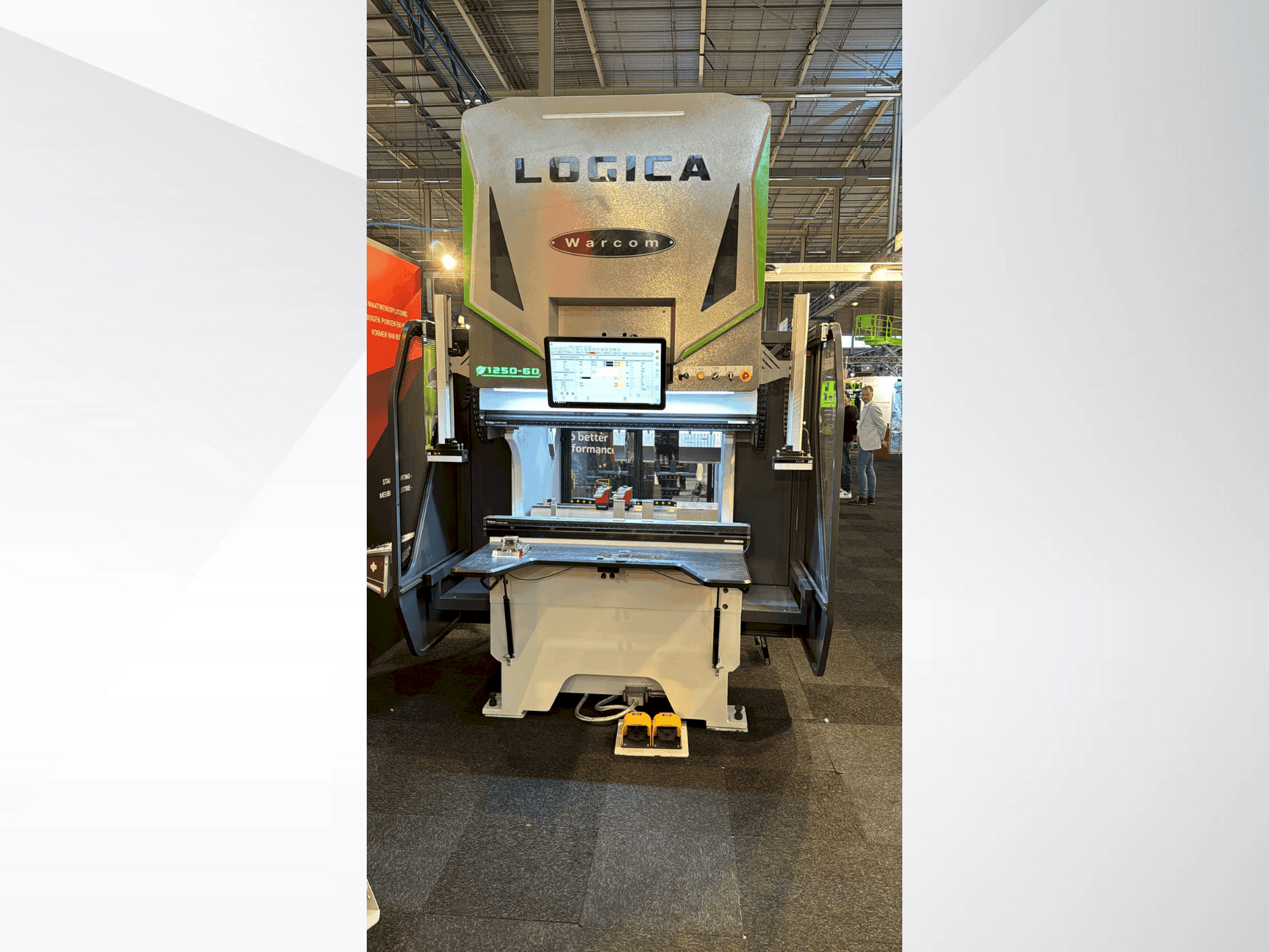 Widok z przodu maszyny Warcom LOGICA 1250-60