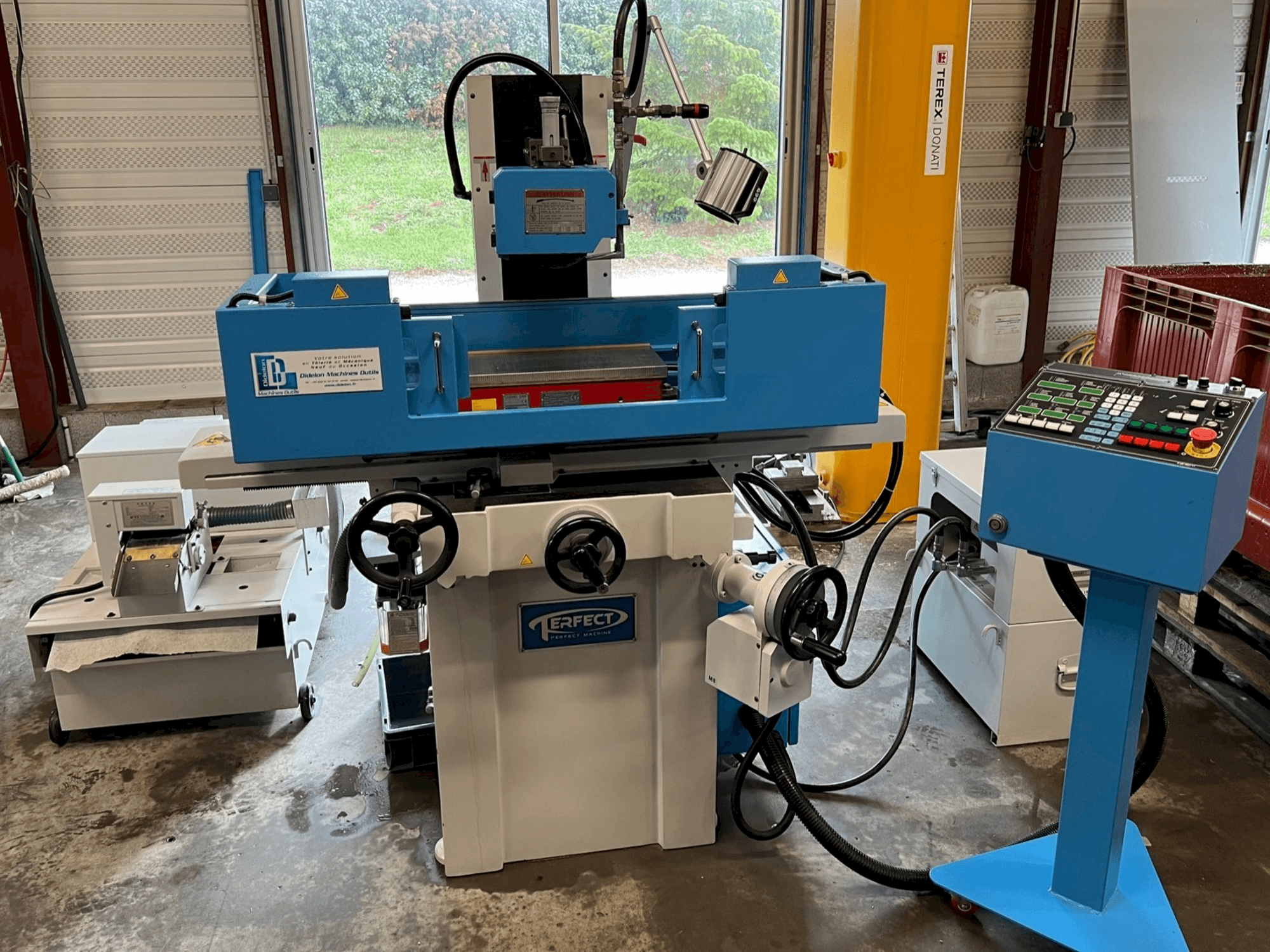 Widok z przodu maszyny PERFECT PFG-2045AH