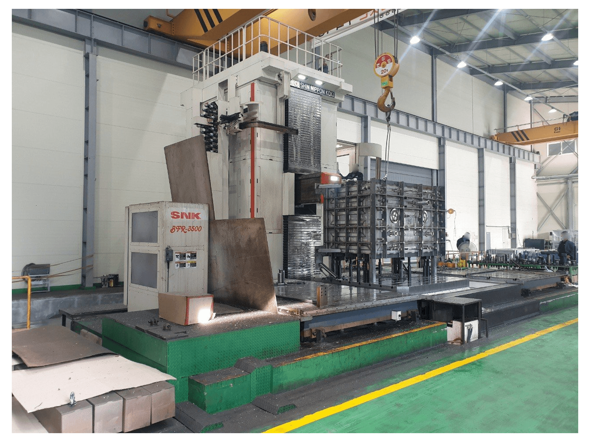 Widok z przodu maszyny SNK BFR-3500