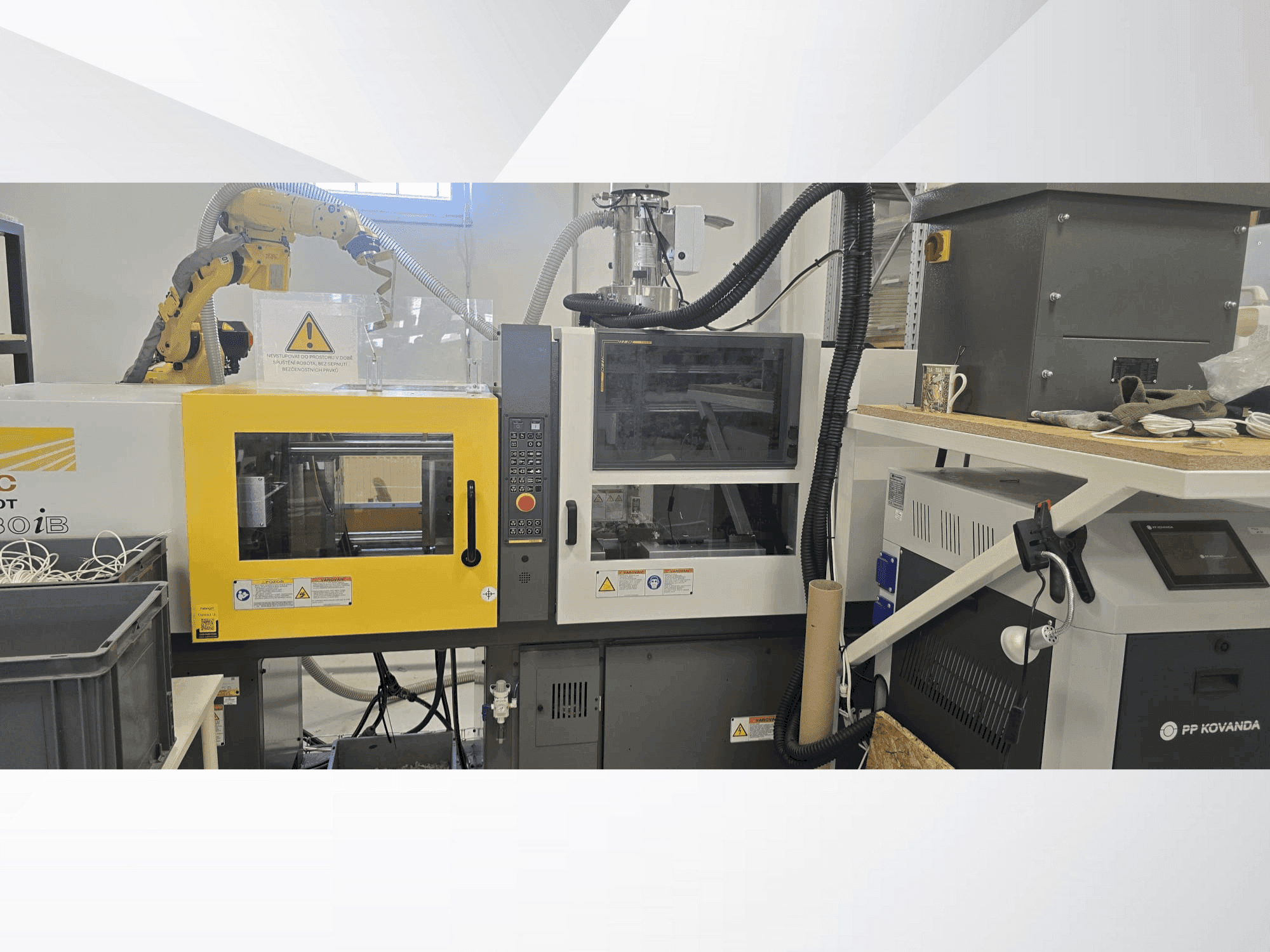 Widok z przodu maszyny FANUC Roboshot alpha-i30B
