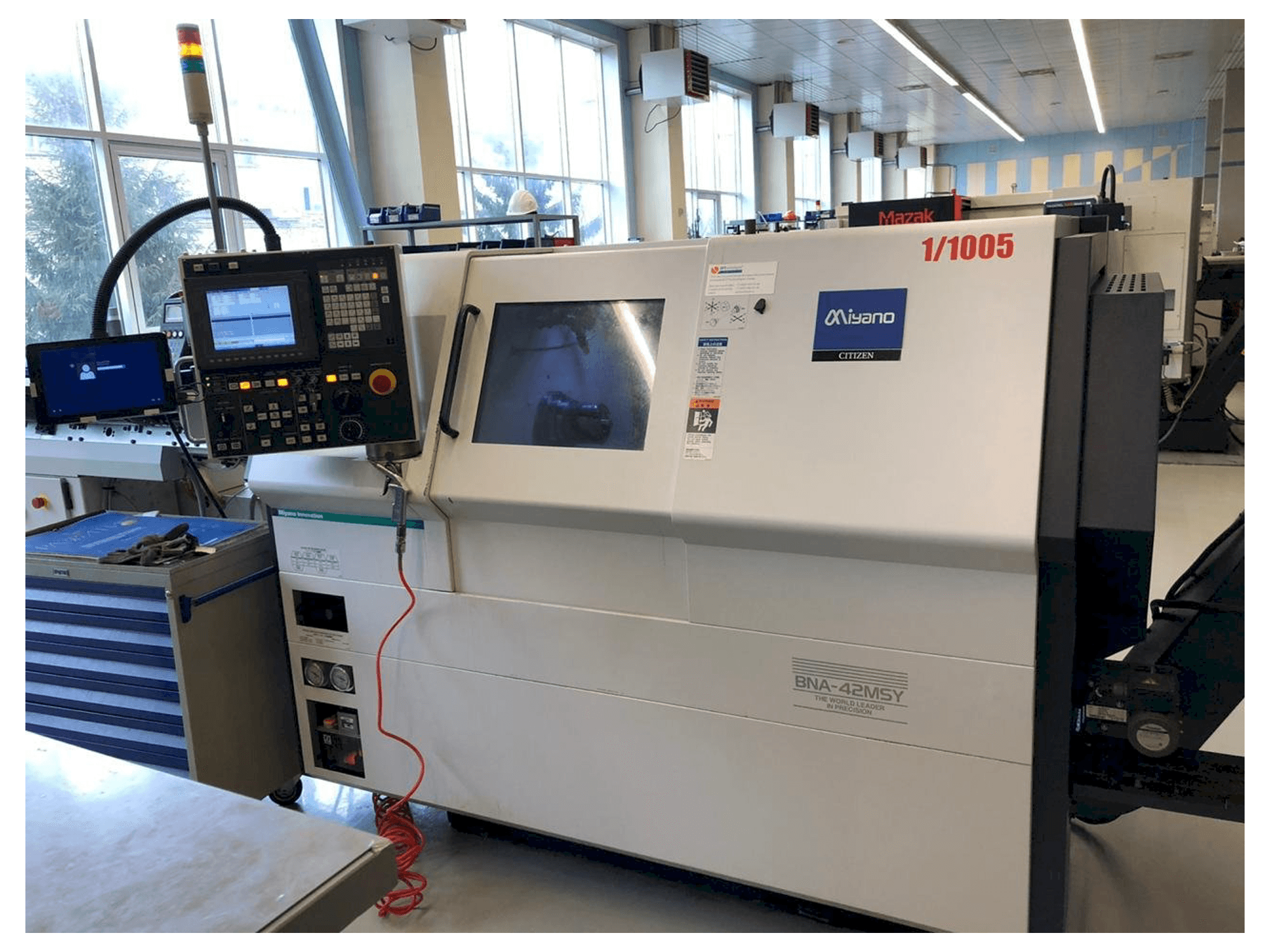 Widok z przodu maszyny Miyano BNA-42MSY