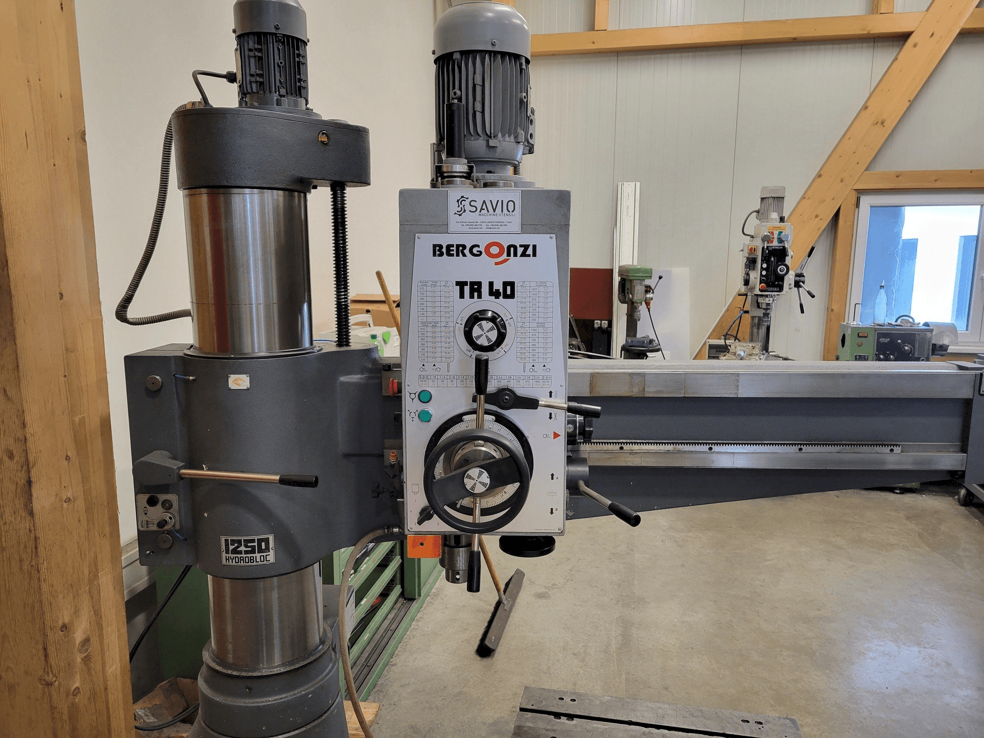 Widok z przodu maszyny BERGONZI TR40/1250H