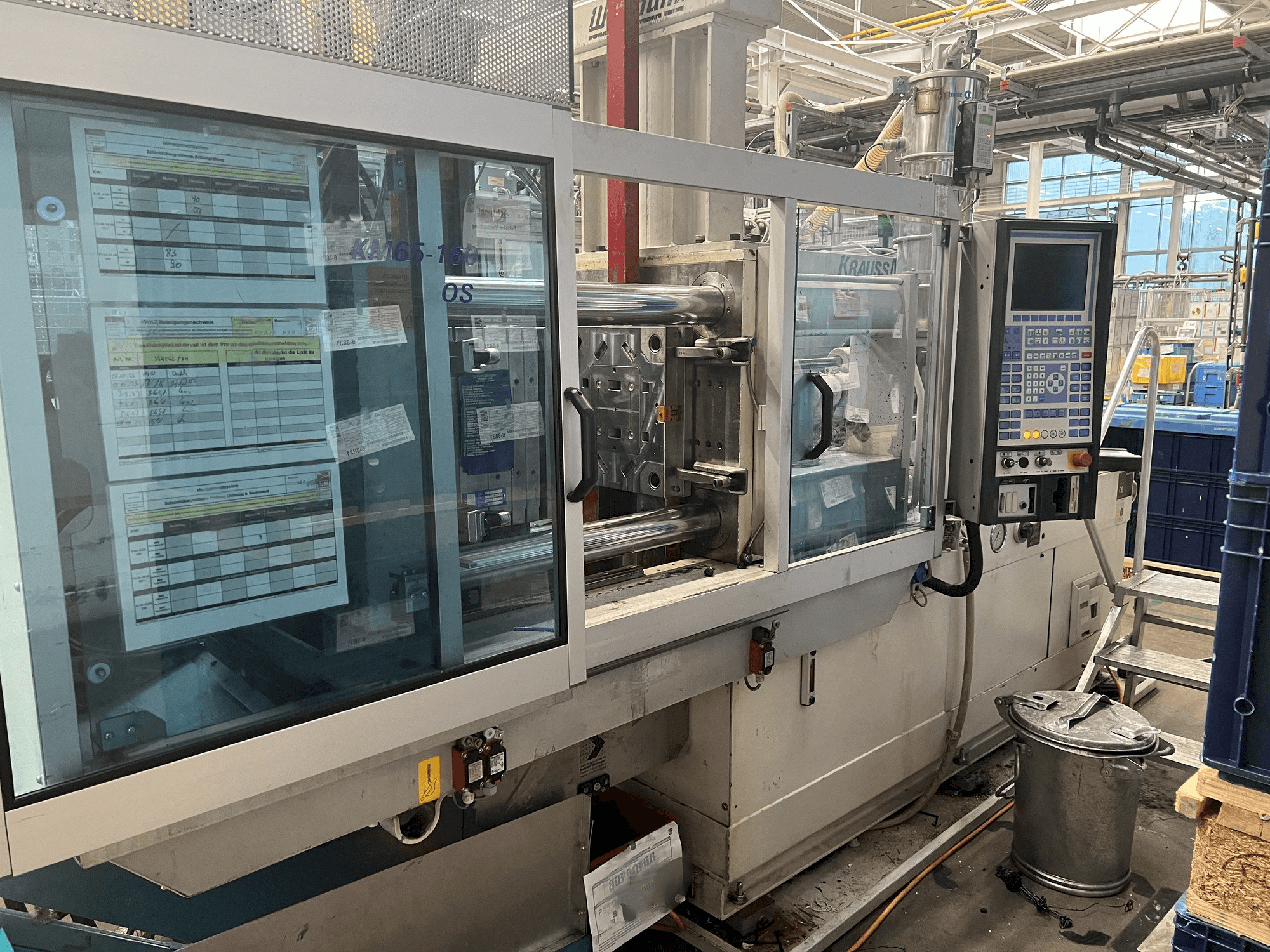 Widok z przodu maszyny Krauss Maffei KM 65-160 C2