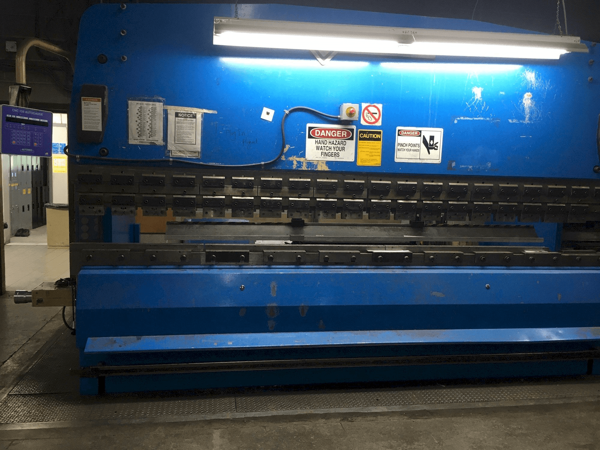 Widok z przodu maszyny PROMECAM 204