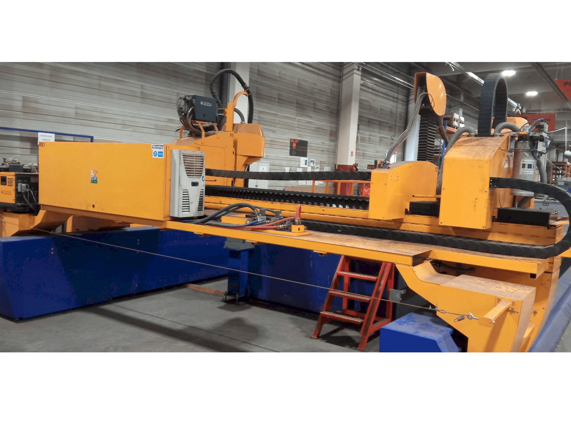 Widok z przodu maszyny MicroStep MG 7501.20