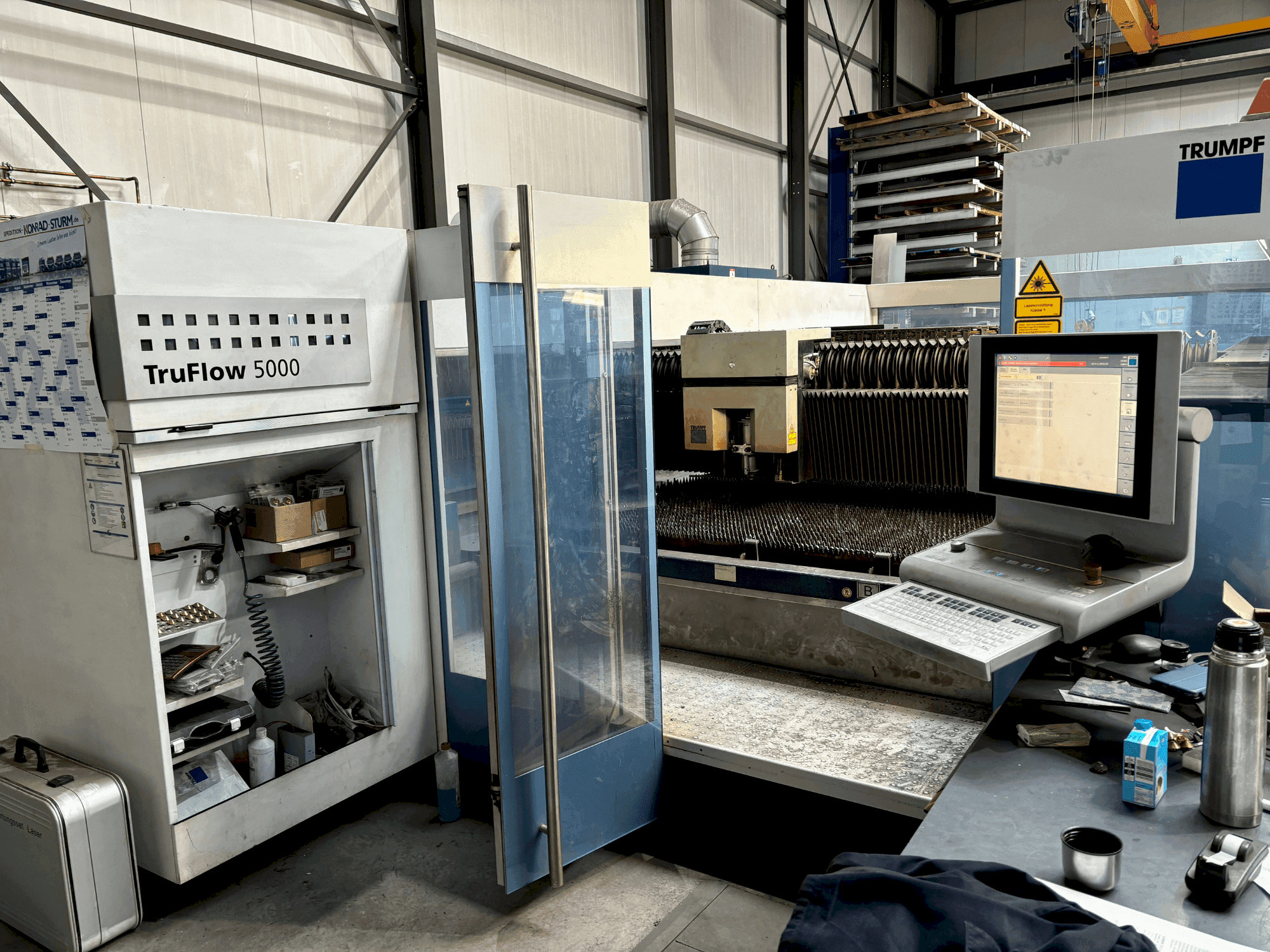 Widok z przodu maszyny TRUMPF TruLaser 3040