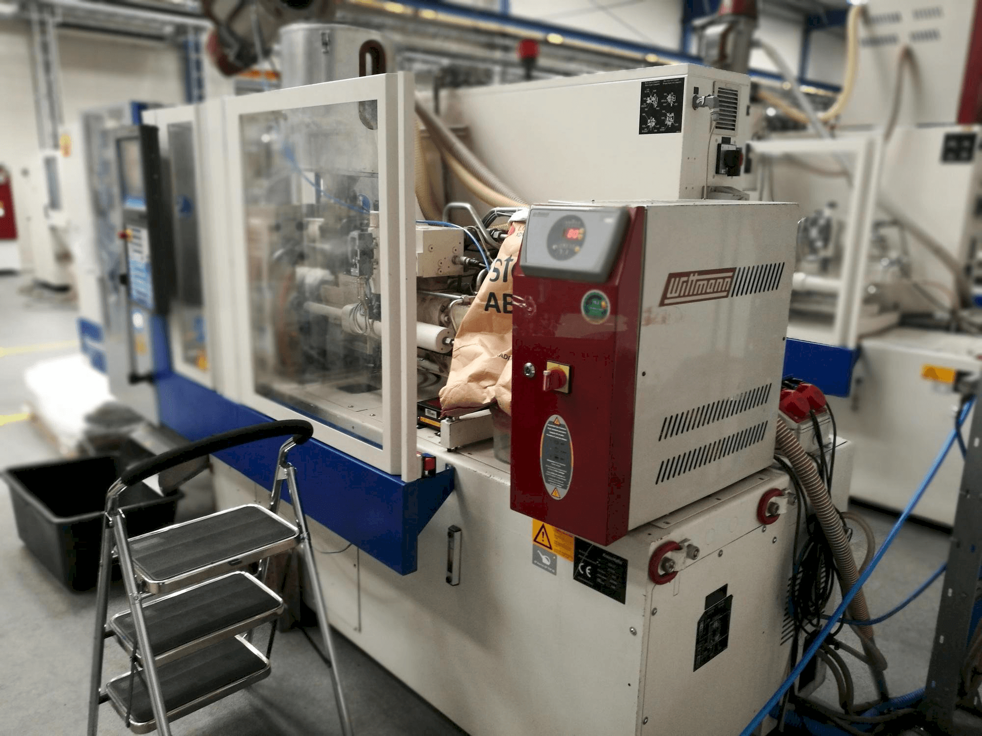 Widok z przodu maszyny Krauss Maffei KM 35-55 CX