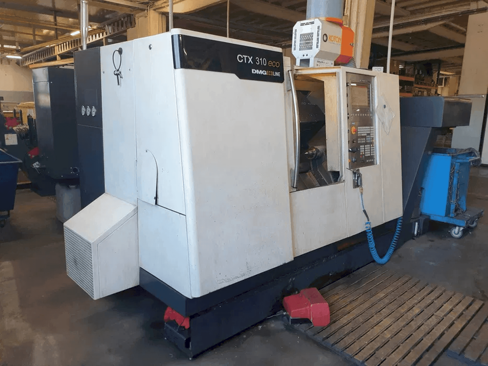 Widok z przodu maszyny DMG CTX 310 eco