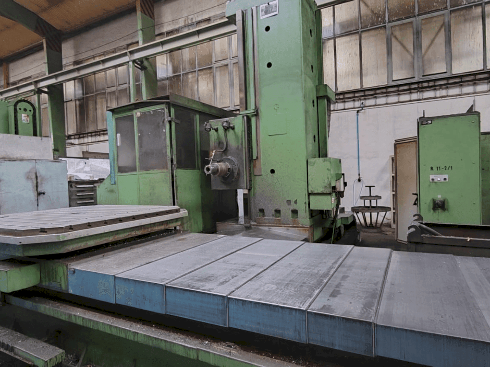 Widok z przodu maszyny TOS WHN 13.8 CNC