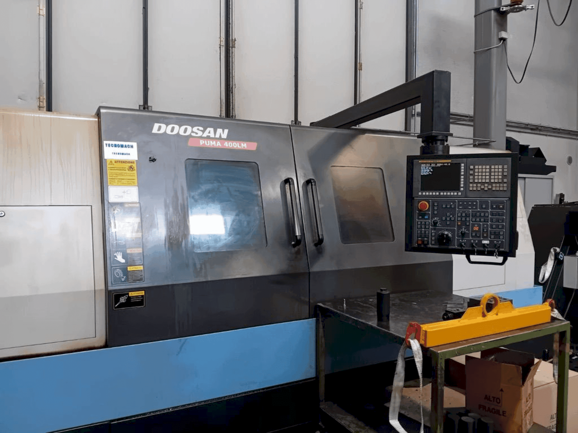 Widok z przodu maszyny DOOSAN PUMA 400LM