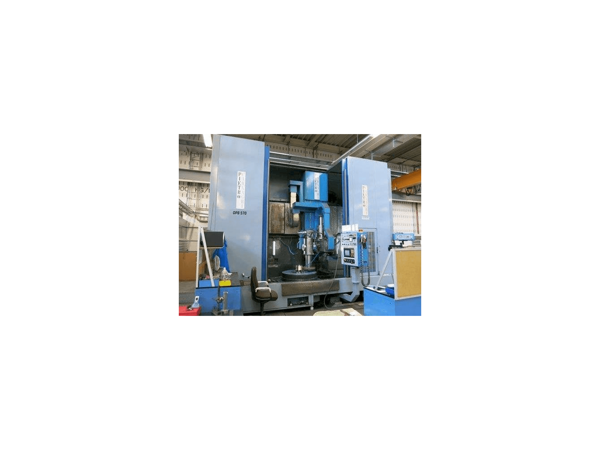 Widok z przodu maszyny PIETRO CARNAGHI ATF 8 SH