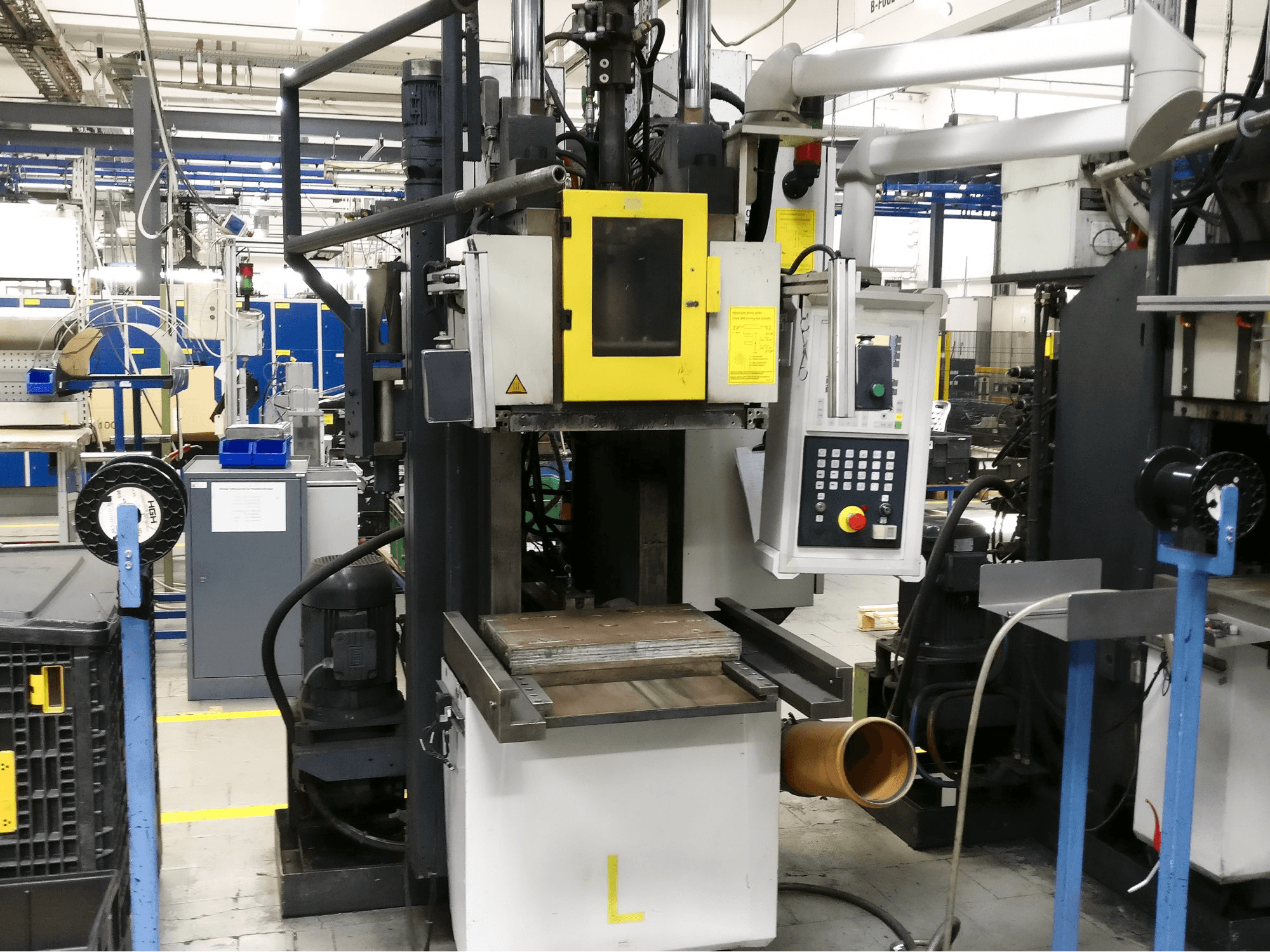 Widok z przodu maszyny Kloeckner Desma 956.050 ZO