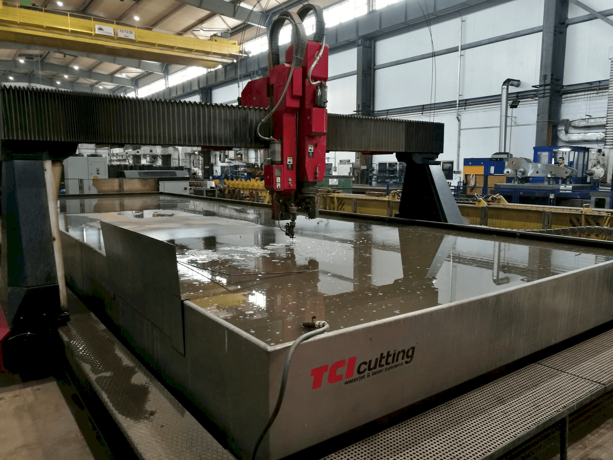 Widok z przodu maszyny TCI BP-H 30120-1