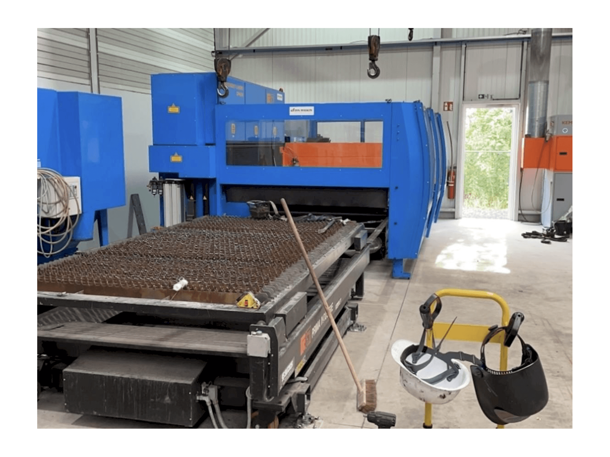 Widok z przodu maszyny Prima Industrie Platino 1530