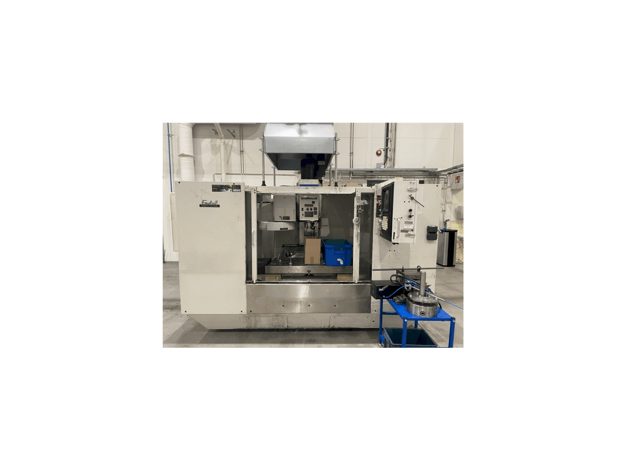 Widok z przodu maszyny FADAL VMC 4020HT