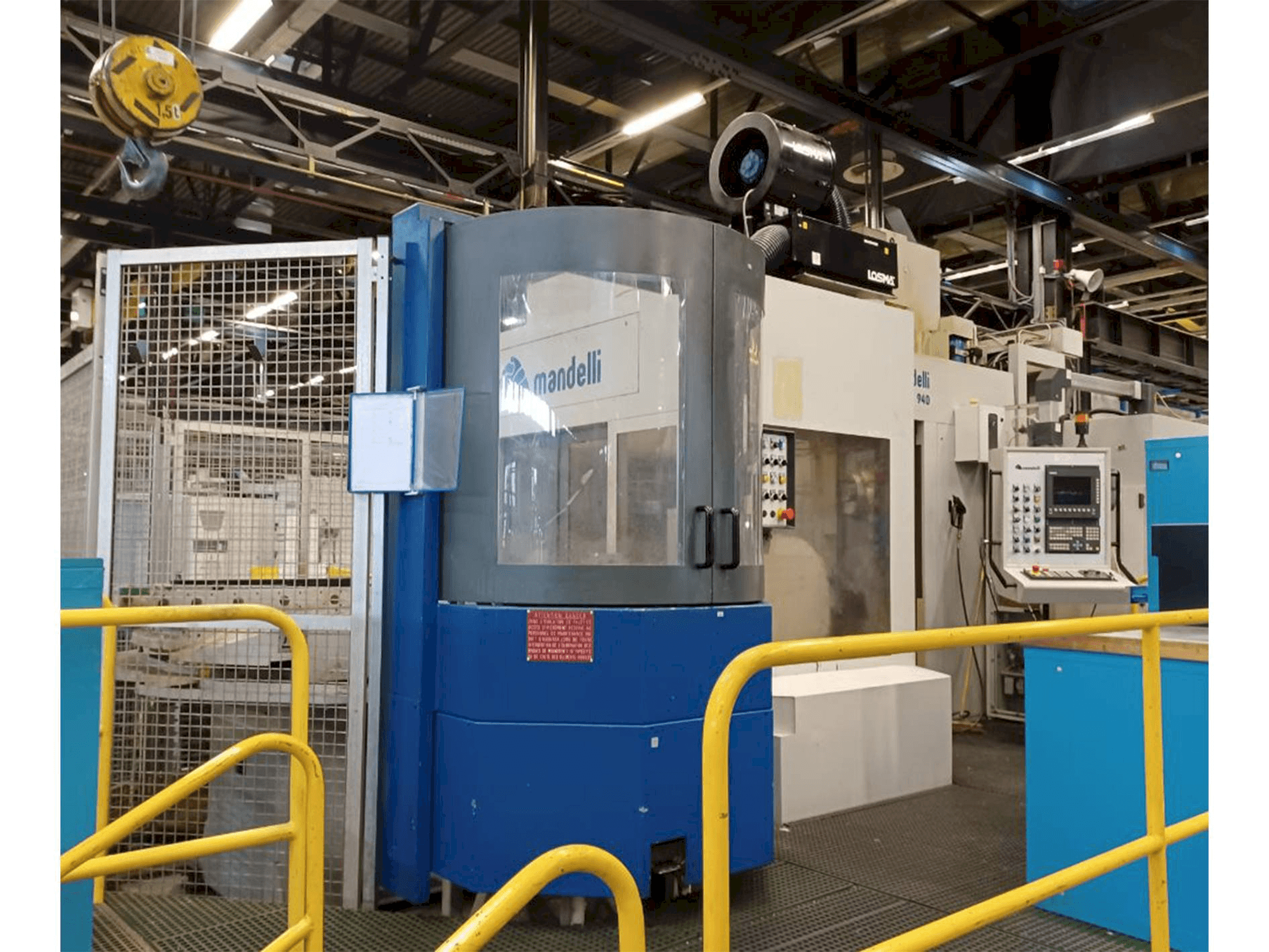 Widok z przodu maszyny Mandelli STORM 940