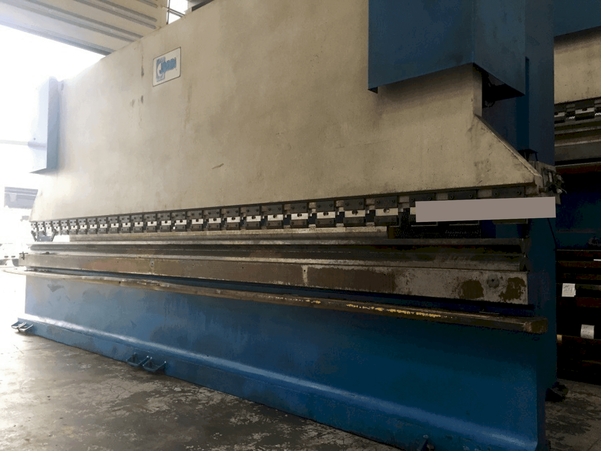 Widok lewej strony maszyny JORDI PH6100 - 180 (2003)