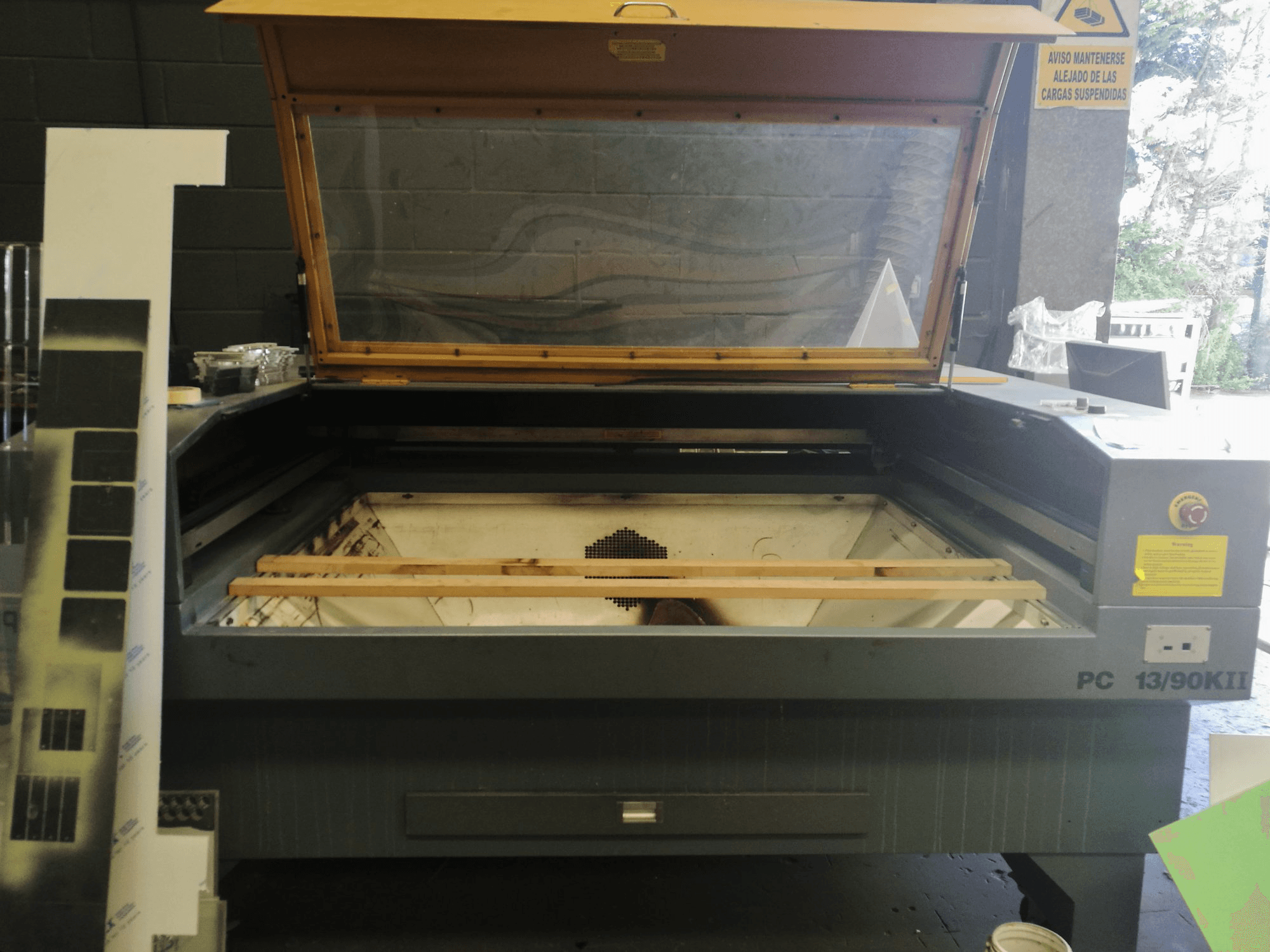 Widok z przodu maszyny PC 13/90KII