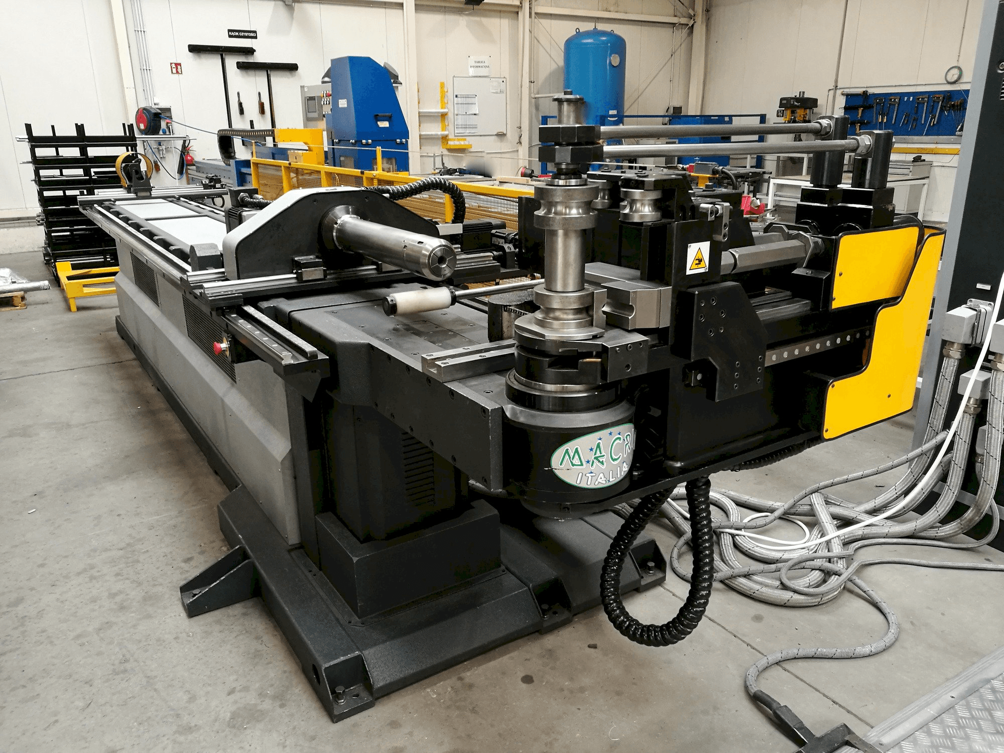 Widok z przodu maszyny Macri Italia PROVAR 6-65