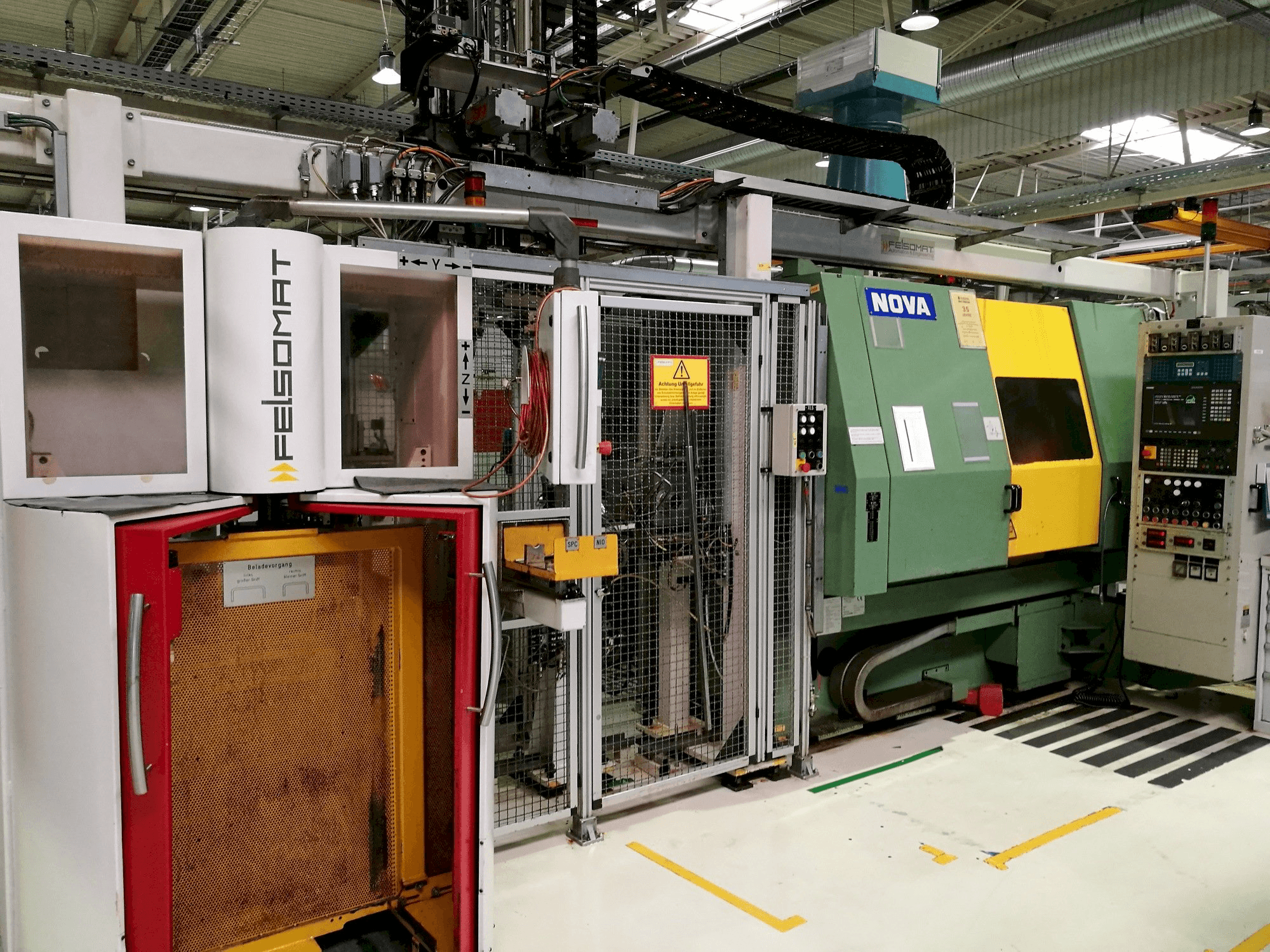 Widok z przodu maszyny NOVA M12-T4N