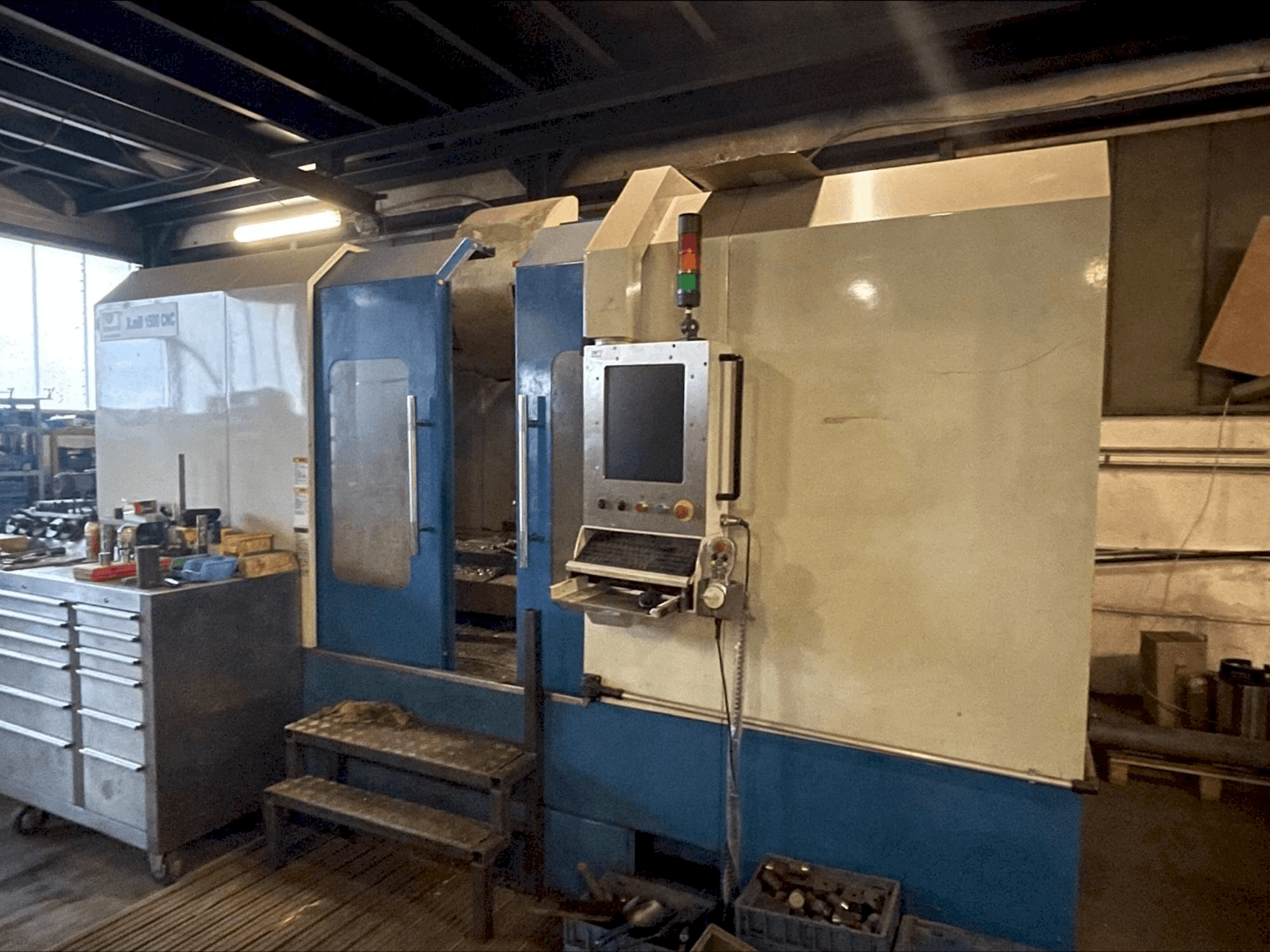 Widok z przodu maszyny KNUTH LL 1500 CNC